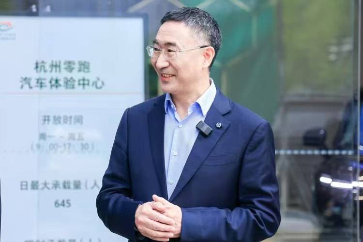 AvaTrade爱华外汇官网长深线闽浙收费站ETC门架在松溪吊装完成